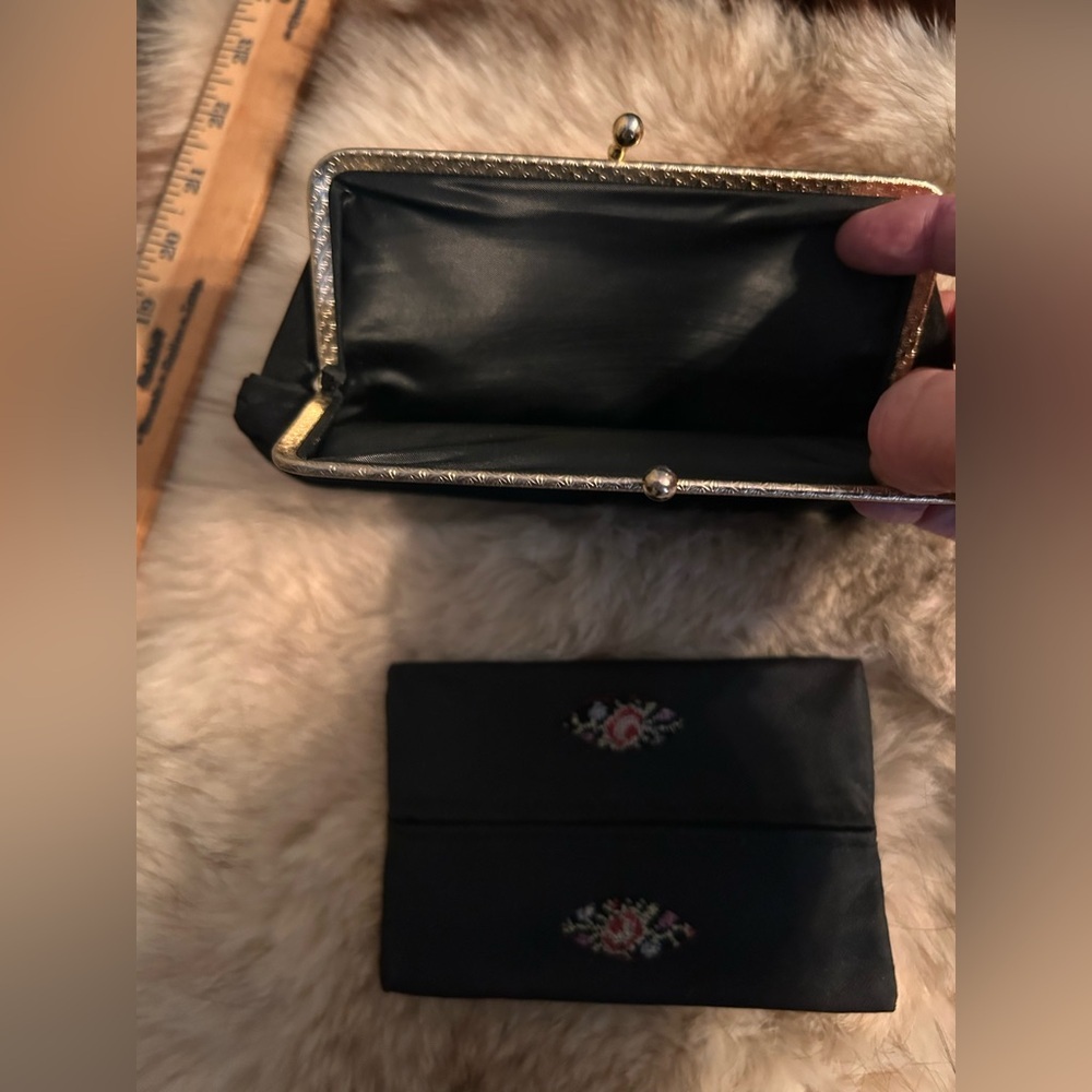 Vintage pouch and tissue holder - Picture 13 of 15